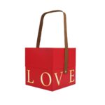 Подарункова коробка з ручкою LOVE червона, S – 16,5х16,5х17 см
