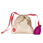 Менструальна чаша Fun Factory FUN CUP SIZE B, бордова, багаторазова, діаметр 4,3 см, об’єм 30 мл - Зображення 3