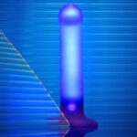 Дилдо, що світиться Strap-On-Me Glow-LED Dildo Purple - M - Зображення 2